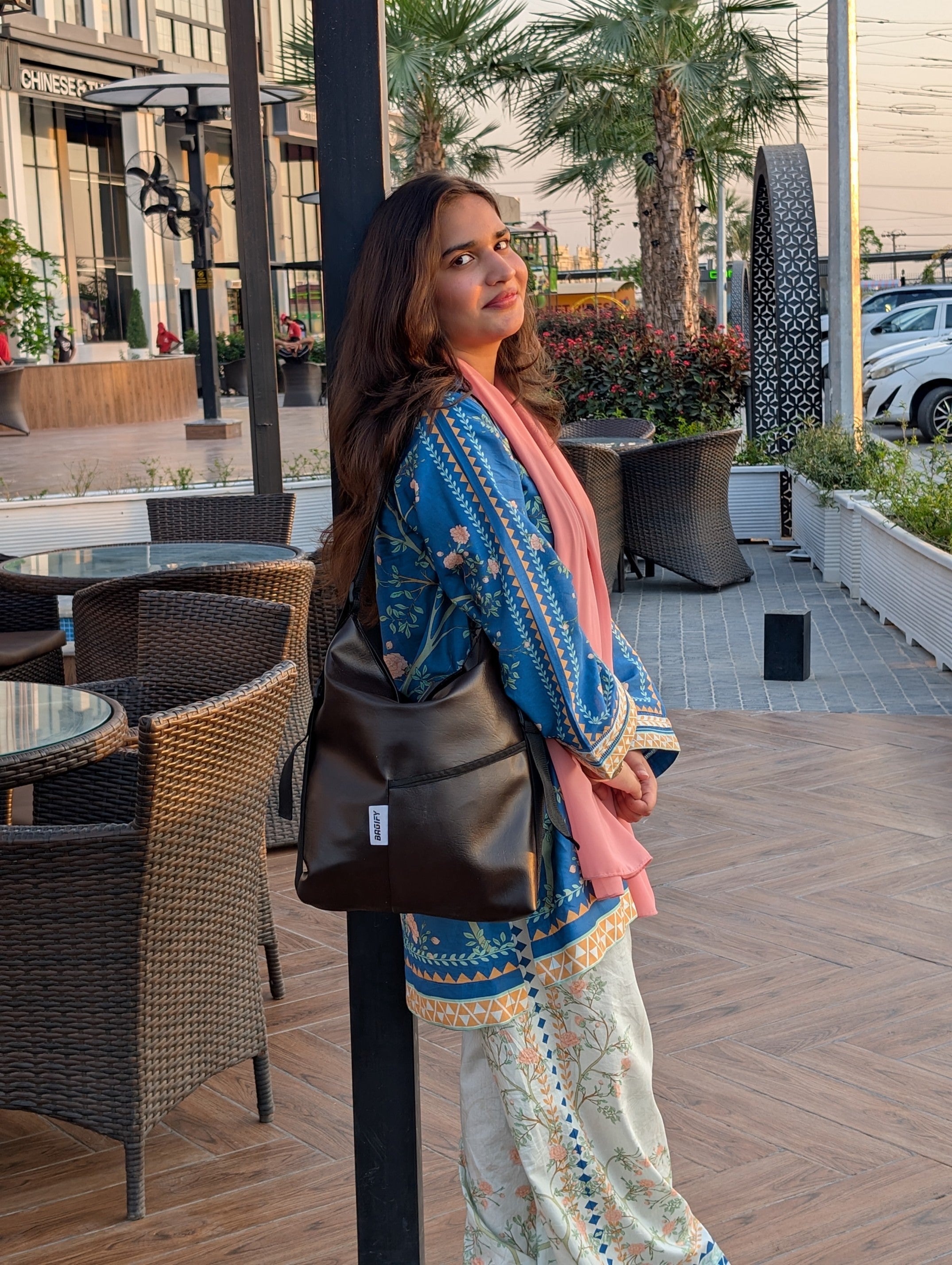 THE EVERY DAY BAG - LEATHER DARK BROWNISH