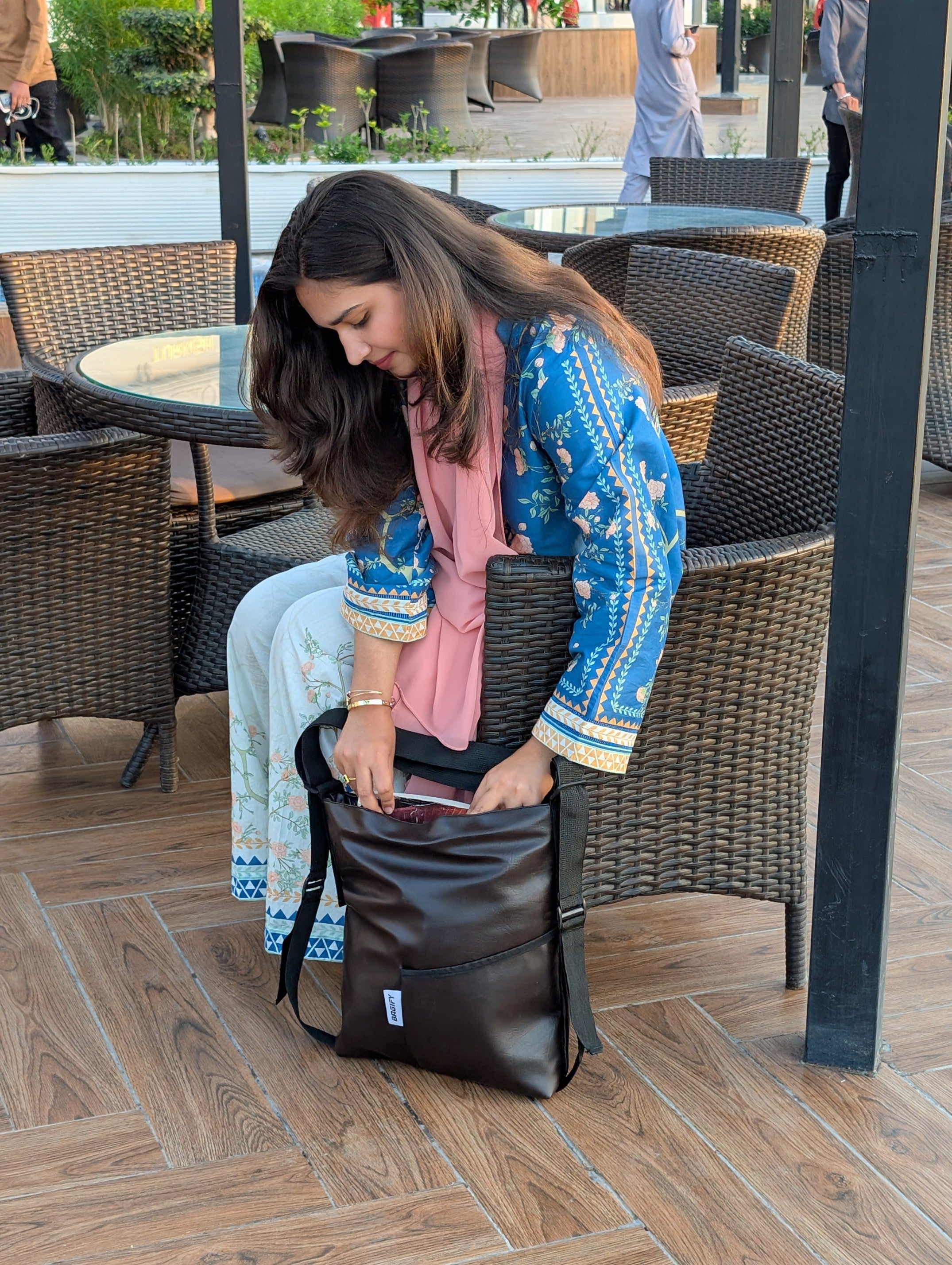 THE EVERY DAY BAG - LEATHER DARK BROWNISH